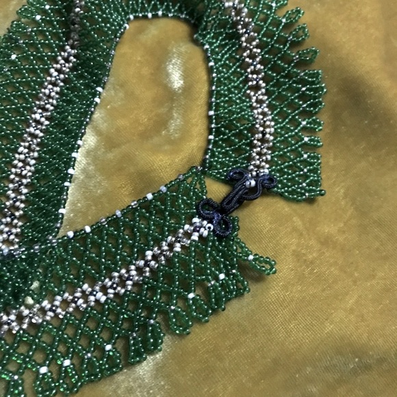 Gold & Green Neaded Collar necklace - Picture 2 of 2